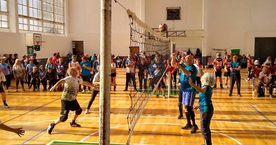 Un importante encuentro de newcom se realizó el sábado en el Gimnasio Municipal (Video)