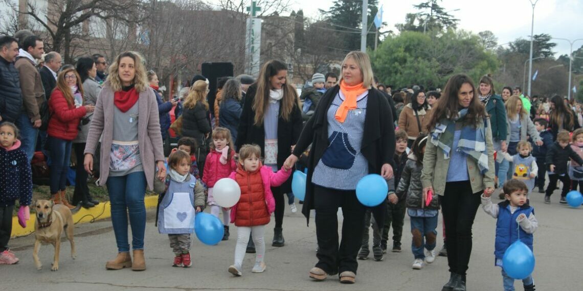 Todos los videos del acto y desfile del Día de la Independencia realizado en Sierra de la Ventana (Videos)