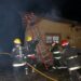 Los bomberos combaten un principio de incendio en una vivienda en Prados del Sol