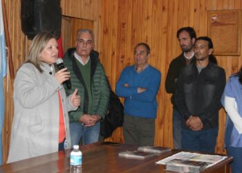 Sandra Kifer presentó su lista en el comité de la UCR.