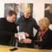 El Diputado Alex Campbell hizo entrega de un ejemplar de su libro a la ex intendente Marisa Kugler (FOTOS Y VIDEO)