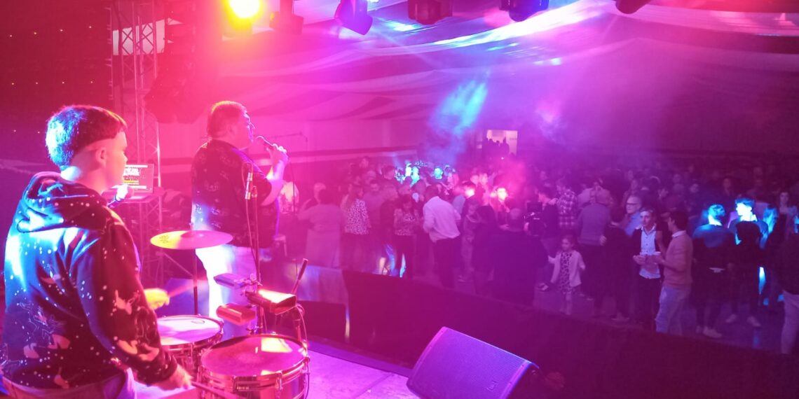 Automoto celebró el Día del Amigo a pura música y con entrega de reconocimientos (Videos)