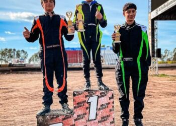 Valentin Chuliver en lo mas alto de podio en el micro midget