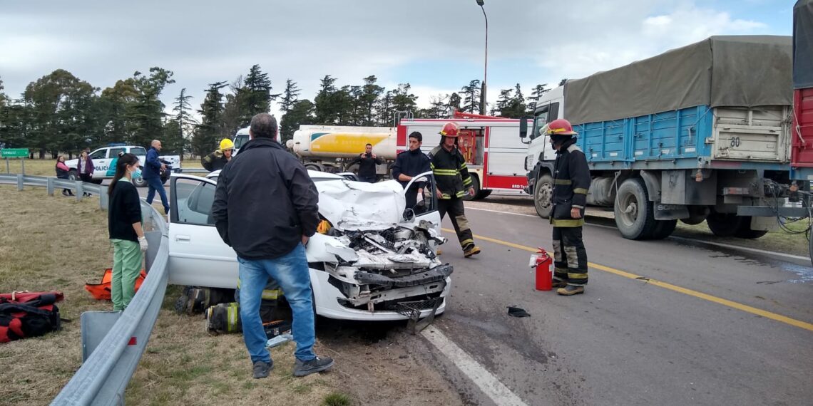 Dos heridos fue el saldo del choque registrado en el acceso a Tornquist por RN 33 (Video)