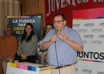 Ante un comité colmado Juntos lanzó su campaña rumbo al 22 de octubre (FOTOS Y VIDEOS)