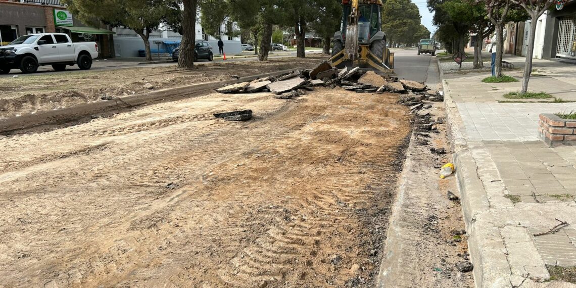 Siguen las obras de reparación de las calles céntricas de Tornquist