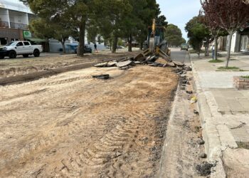 Siguen las obras de reparación de las calles céntricas de Tornquist