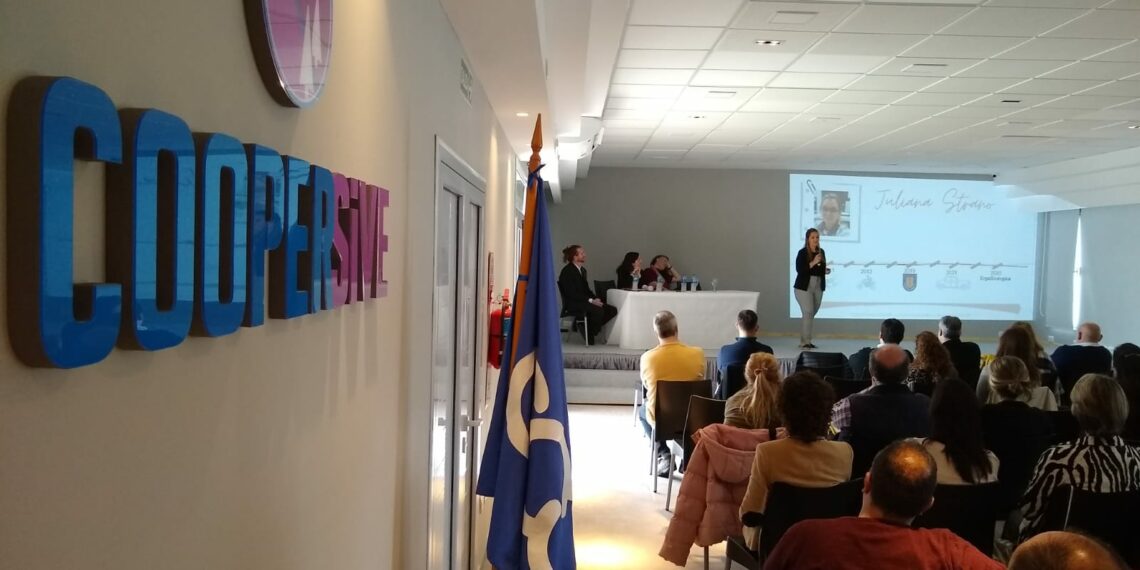 Comenzó la 1° Jornada de Salud Ocupacional en el SUM de Coopersive Ltda. (Videos)