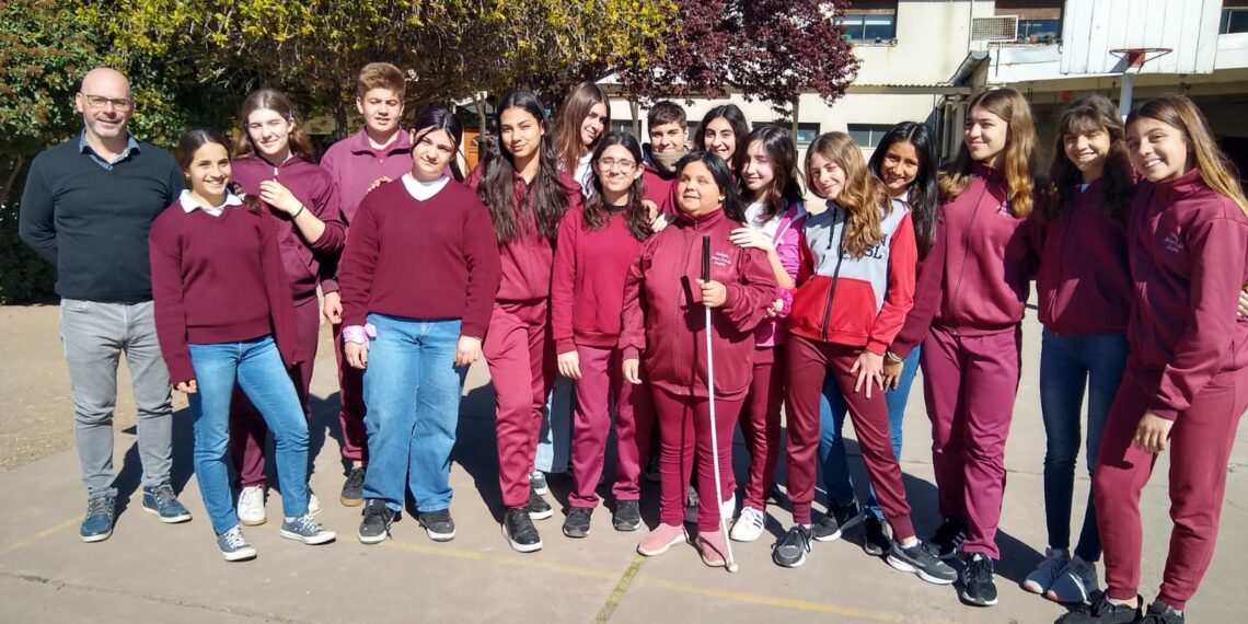 El proyecto “El Mundo según Mía” avanza en el programa “Las escuelas hacen” (Videos)