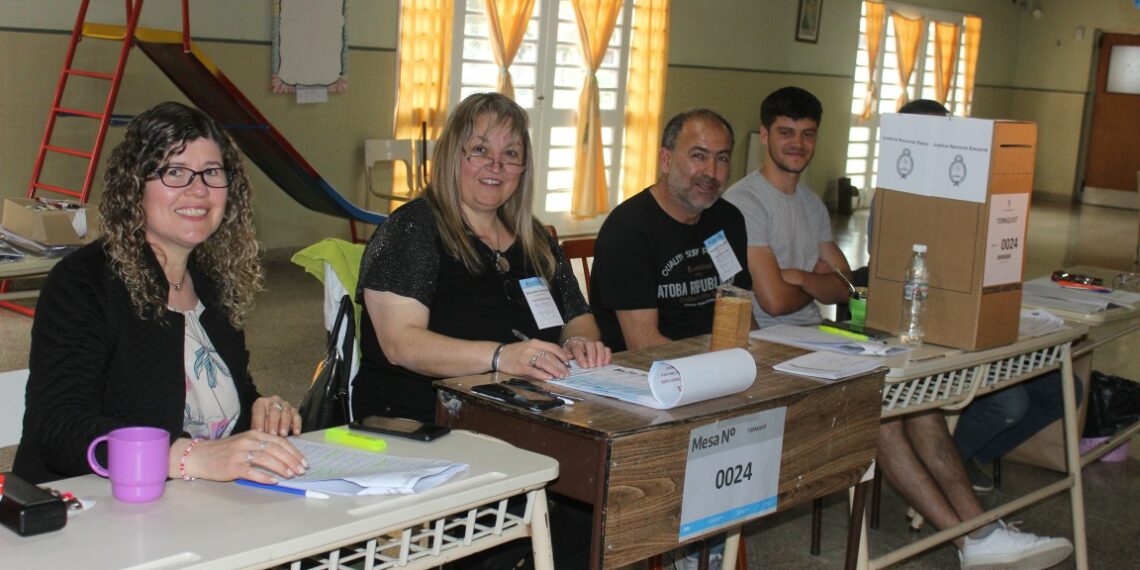 Elecciones 2023: Pasado el mediodía votó más del 35% del padrón