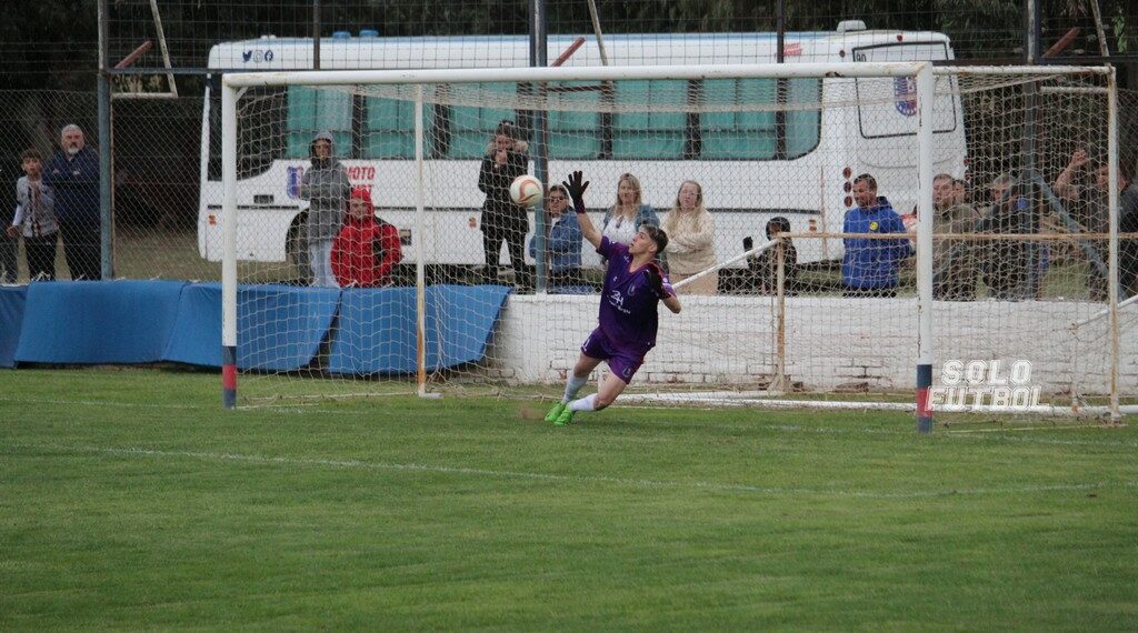 AUTOMOTO SE METIO EN CUARTOS