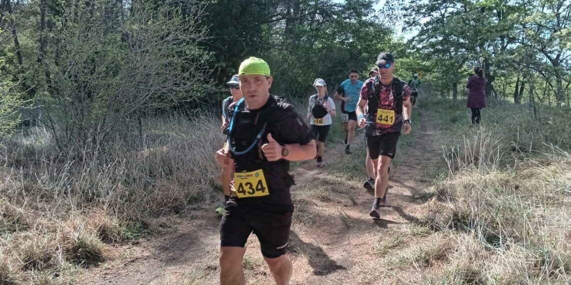 Unos 300 runners participaron de la Carrera Aventura y Caminata Aeróbica Solidaria de Villa Ventana (Video)
