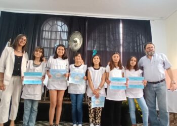 28 DE NOVIEMBRE- SESION EXTRAORDINARIA DE ENTREGA DE DIPLOMAS A ABANDERADOS Y ESCOLTAS  DEL DISTRITO- SALDUNGARAY