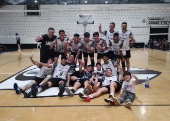 Juan Piedrabuena salió campeón con Liniers del Torneo Oficial 2023 de voley