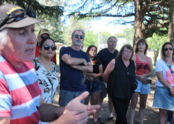 Villa Ventana: Vecinos, prestadores y turistas reclamaron por la falta de agua (VIDEO DE LA REUNION Y NOTAS)
