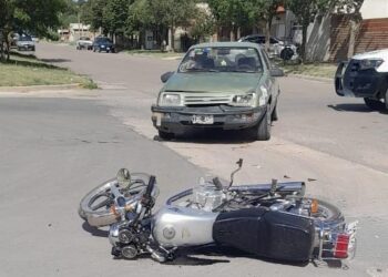Choque en la intersección de las Avenidas Sarmiento e Inmigrantes