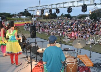 Fiesta Provincial de Reyes: La lluvia obligó a reprogramar para el sábado la llegada de Melchor, Gaspar y Baltazar (Video y fotos)
