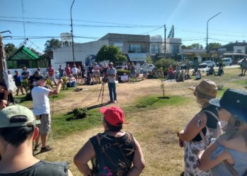 PARO: Vecinos del distrito se manifestaron en contra del DNU y la Ley Ómnibus