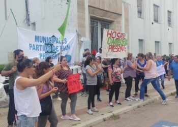 Plan “motosierra”: cada vez más municipios de la región anuncian recortes y ajustes (La Nueva)