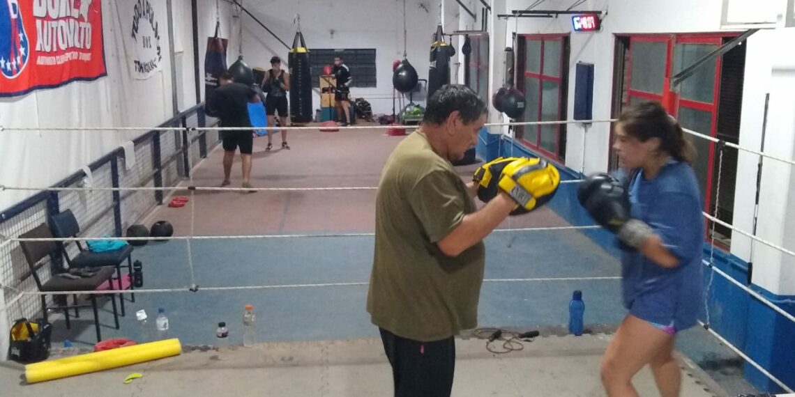 Nueva temporada de boxeo en el Club Automoto (Video)