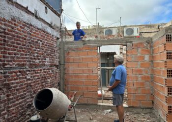 Continúa la obra de los nuevos sanitarios en el Cuartel de Bomberos de Tornquist
