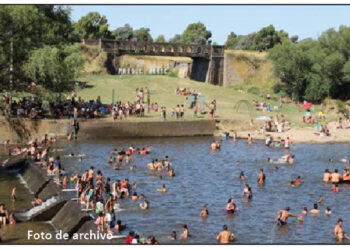 Buen arranque de temporada en Parque Norte. Esta noche se presenta Grupo Universitario (videos)