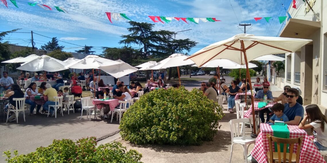 Sociedad Italiana: Con gran éxito se llevó a cabo una nueva edición de la “Tratoría” (Videos)