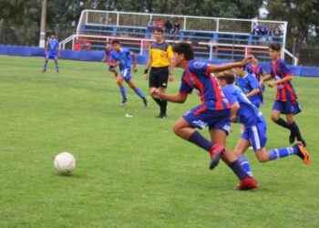 Las Inferiores de Automoto visitaron a Club Sarmiento
