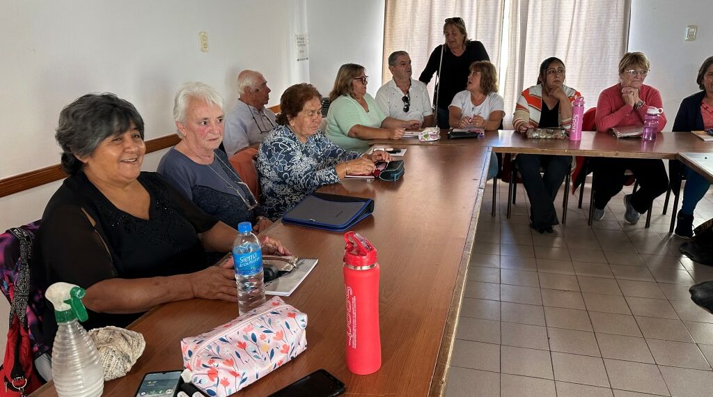 Se lanzó en Tornquist el Plan Fines para adultos y adultos mayores que deseen culminar el secundario