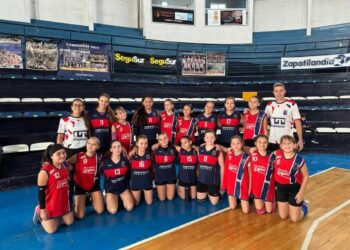 Las chicas de Automoto Voley debutaron en el torneo bahiense