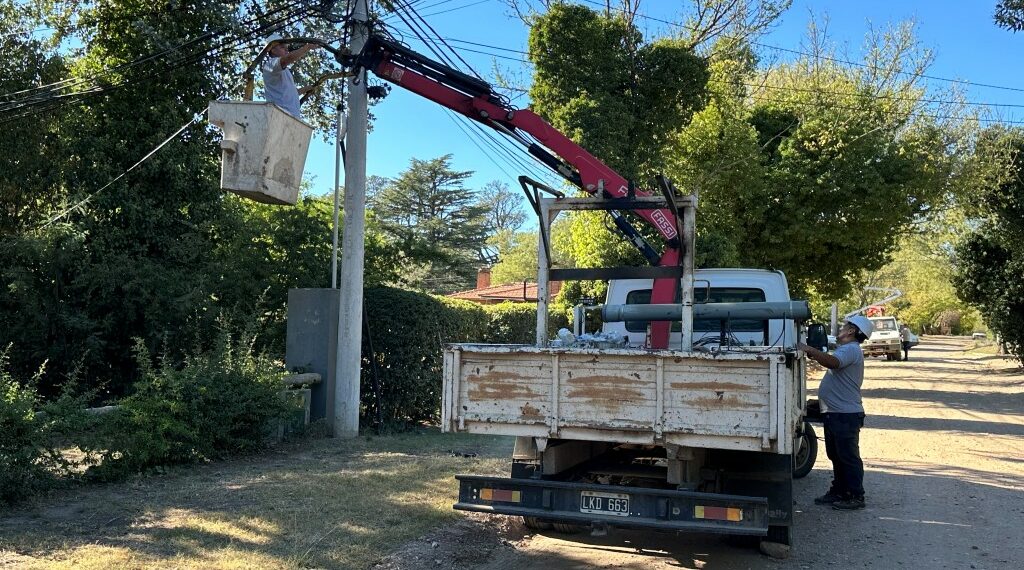 La CELT. comenzó con la instalación de la primera línea troncal de fibra óptica en Villa Ventana