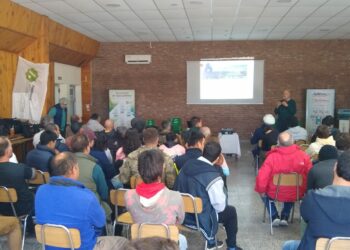 Importante jornada de capacitación para aplicadores terrestres de agroquímicos (Videos)