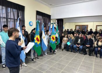Se realizó el acto educativo por el 214º Aniversario de la Revolución de Mayo (FOTOS Y VIDEO)