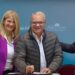 Sergio Bordoni junto al gobernador en la firma de la segunda cuota del Fondo de Fortalecimiento Fiscal Municipal