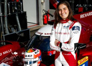 Tatiana Calderón continúa haciendo historia en el automovilismo internacional (Videos)
