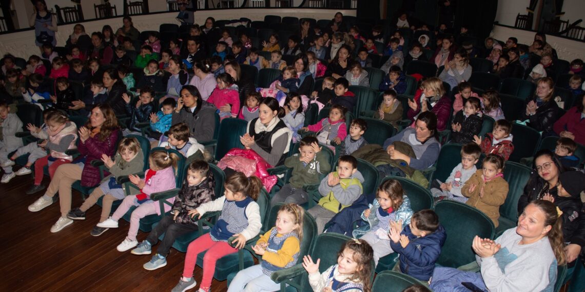 El intendente compartió una jornada mágica junto a los jardines de infantes de Tornquist