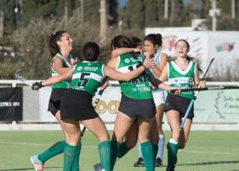 Hockey: Gran tarde de “Las Lobas” en la Base Naval