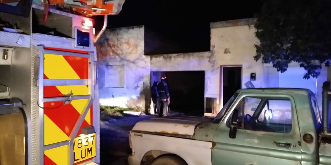 Incendio de estructura en una vivienda ubicada en calle Brown al 700 (Video)