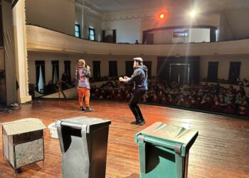 Mes del Ambiente: Alumnos de Tornquist disfrutaron de una jornada de magia y música en el Teatro Municipal