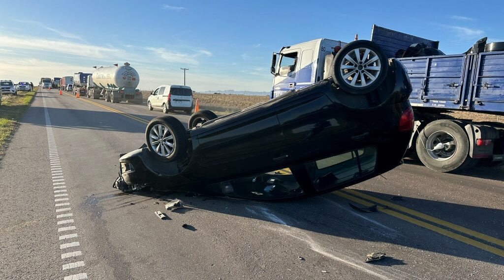 Vuelco en el km.78 de la Ruta 33