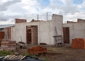 Comenzó la reactivación de las 10 viviendas que serán para policías en Tornquist