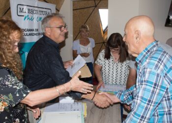 14 familias del distrito firmaron la escritura de su vivienda