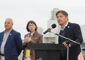 Kicillof entregó 32 viviendas a familias de Tornquist