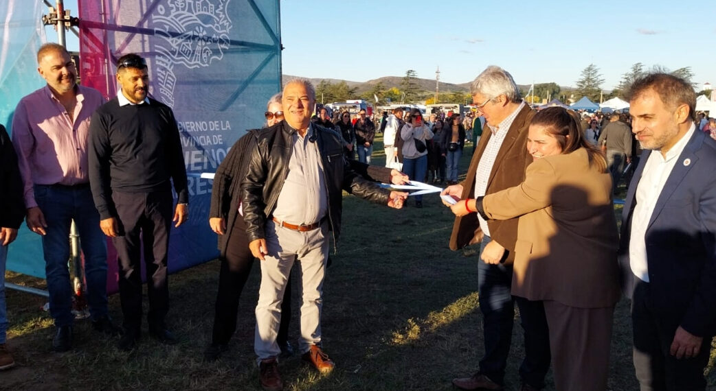 Arrancó la 10° Fiesta Provincial de la Vendimia en Saldungaray con un gran marco de público y actividades para todos los gustos