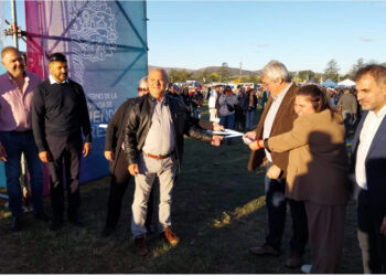 Arrancó la 10° Fiesta Provincial de la Vendimia en Saldungaray con un gran marco de público y actividades para todos los gustos