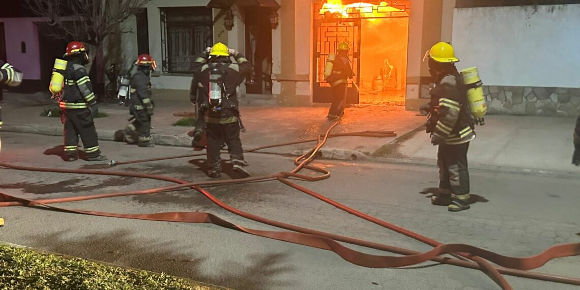 Incendio en Belgrano al 200: daños materiales y la pérdida de una mascota