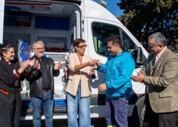 El distrito recibió una nueva ambulancia y equipamiento informático para el Hospital Municipal