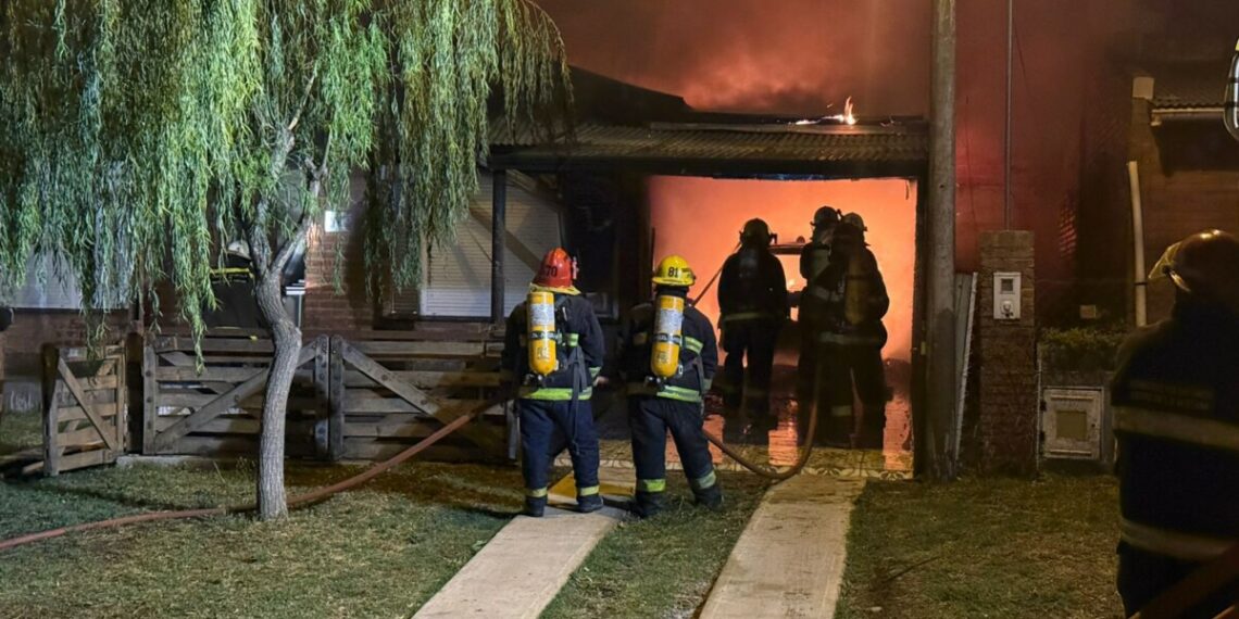 Sierra de la Ventana: un incendio arrasó con una casa y un auto