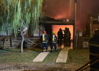 Sierra de la Ventana: un incendio arrasó con una casa y un auto