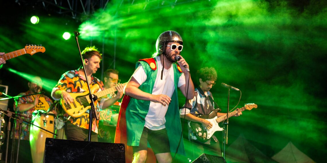 Tornquist celebró el carnaval con dos noches de música, color y alegría